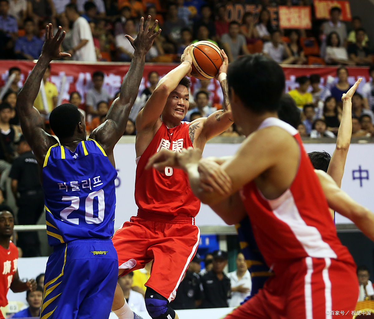 星空体育官方网站国际比赛日中超焦点战，广厦男篮篮板制胜，震撼外界，身体对抗强度拉满的简单介绍
