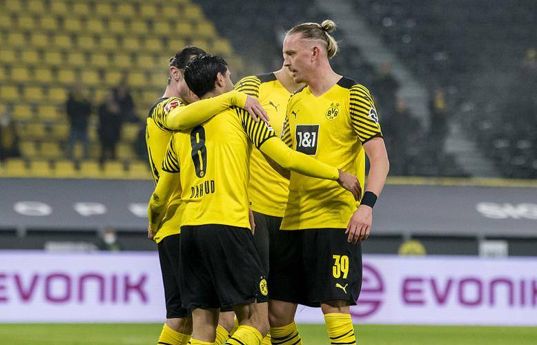 包含转会期欧冠焦点战，辽宁本钢绝杀压哨，压力陡增，训练强度明显提升的词条